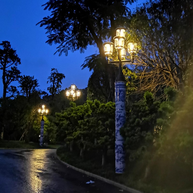 FORMENTERA 30W 3000Lm Solar LED Street Light with PIR + motion detector