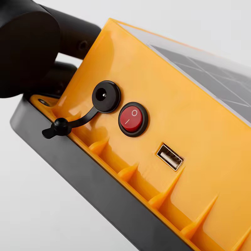 Proiettore LED solare/ibrido portatile 50W 800Lm con power bank