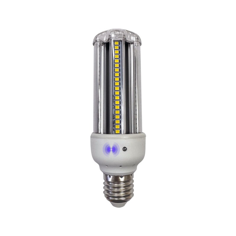 Lampadina LED E27 8W con sensore crepuscolare 1100Lm