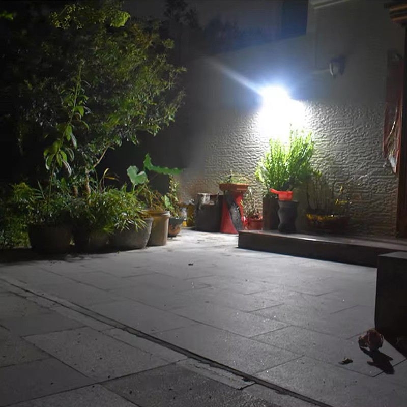 Applique solare LED 8W con sensore RADAR 1000Lm IP65