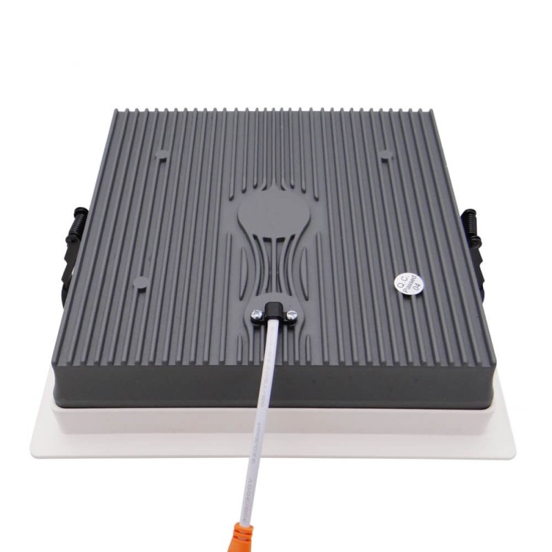 Downlight LED PRO quadrato 10W CCT driver LIFUD UGR19 1300Lm IP44