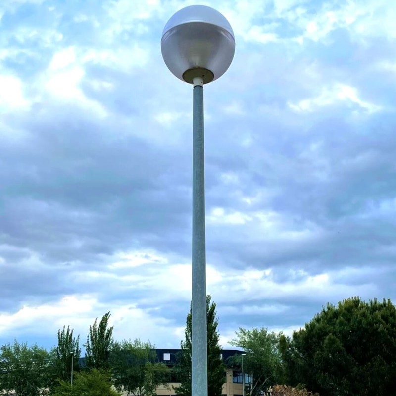 Farola vial ESFÉRICA con globo anti contaminación lumínica para lámpara E27