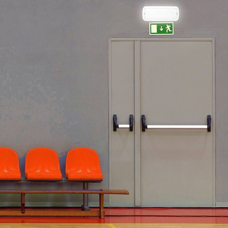 Luz de emergencia LED 4W 415Lm / Kit Techo / Opción Permanente / IP65