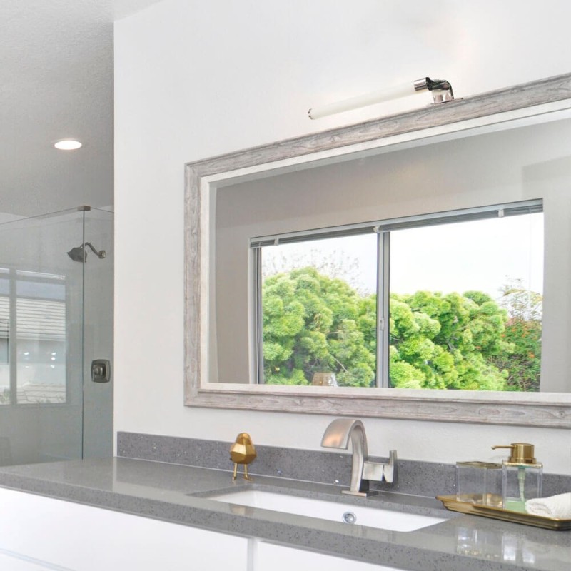 Aplique LED tubular 6W cromado para espejos y armarios IP44