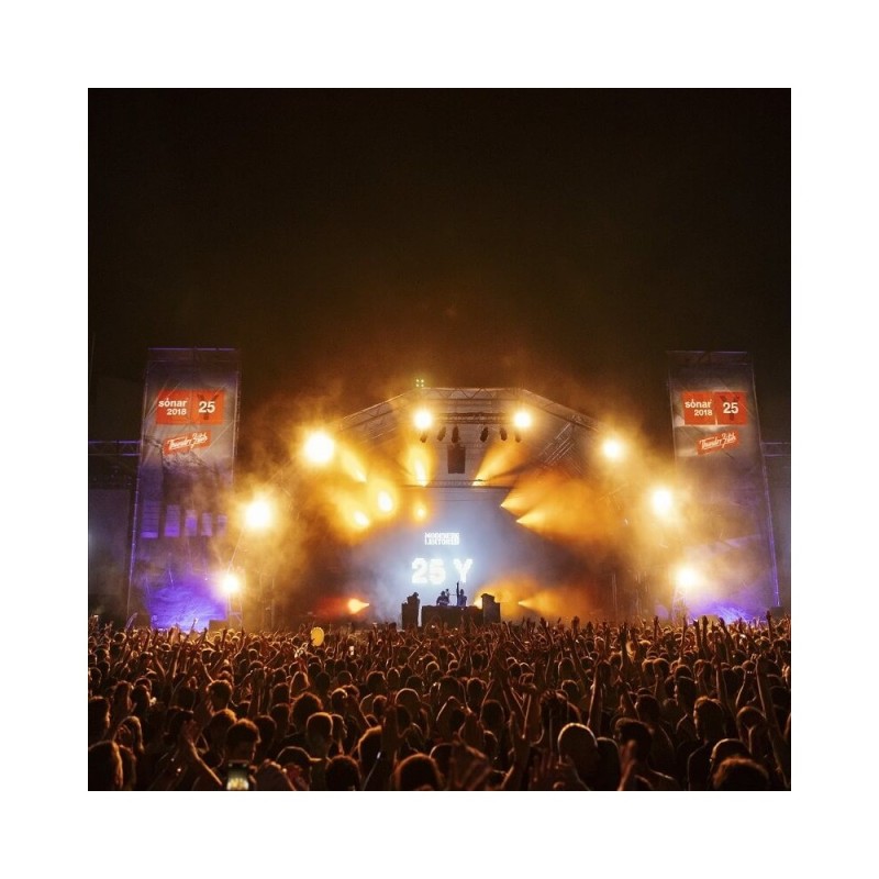 Spot LED pour spectacles 300W RGBW DMX IP20