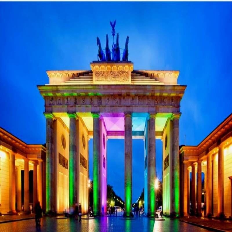 Spot LED pour spectacles 90W RGBW DMX IP65